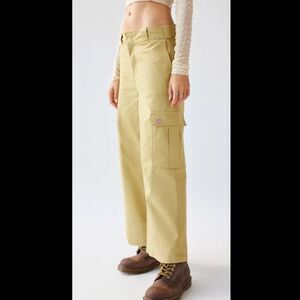 Dickies Twill Cropped Cargo Pant